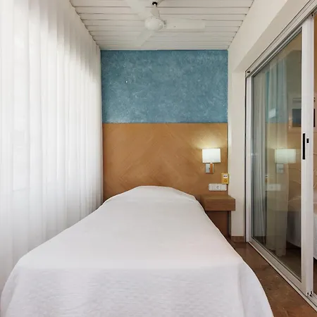 Uhc Center Apartment *